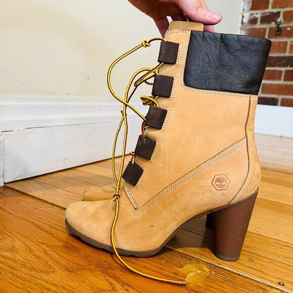 Timberland Women's High Heel Wheat Boots Size 7 M - Picture 8 of 16